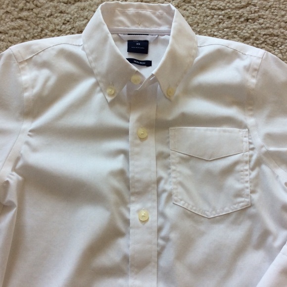 GAP Kids Non-Iron Solid Poplin Shirt - Picture 2 of 3